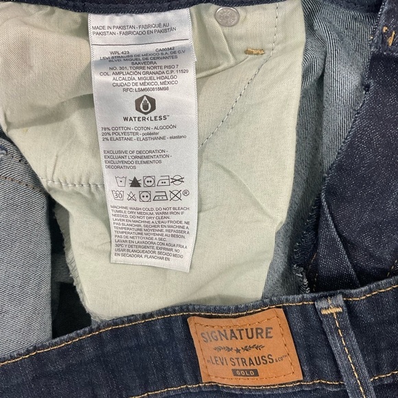 Signature Levi Strauss Jeans Womens 20M Mid Rise Bootcut Stretch Blue Dark Wash - Picture 4 of 7